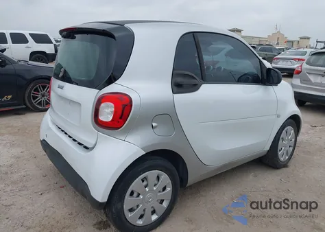 2016 Smart Fortwo Pure z USA, uszkodzony, nr VIN WMEFJ5DA3GK153253